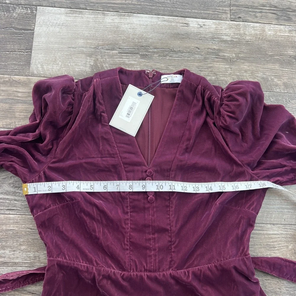Untuckit Women's Size Xs‎ Belted Velvet Mickie Dress Button V Neck Burgundy